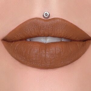 Jeffree Star “Chocolate Fondue” Velvet Trap Lipstick